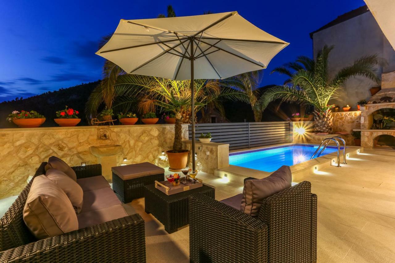 Villa Capitis In The Center Hvar Town Exterior photo